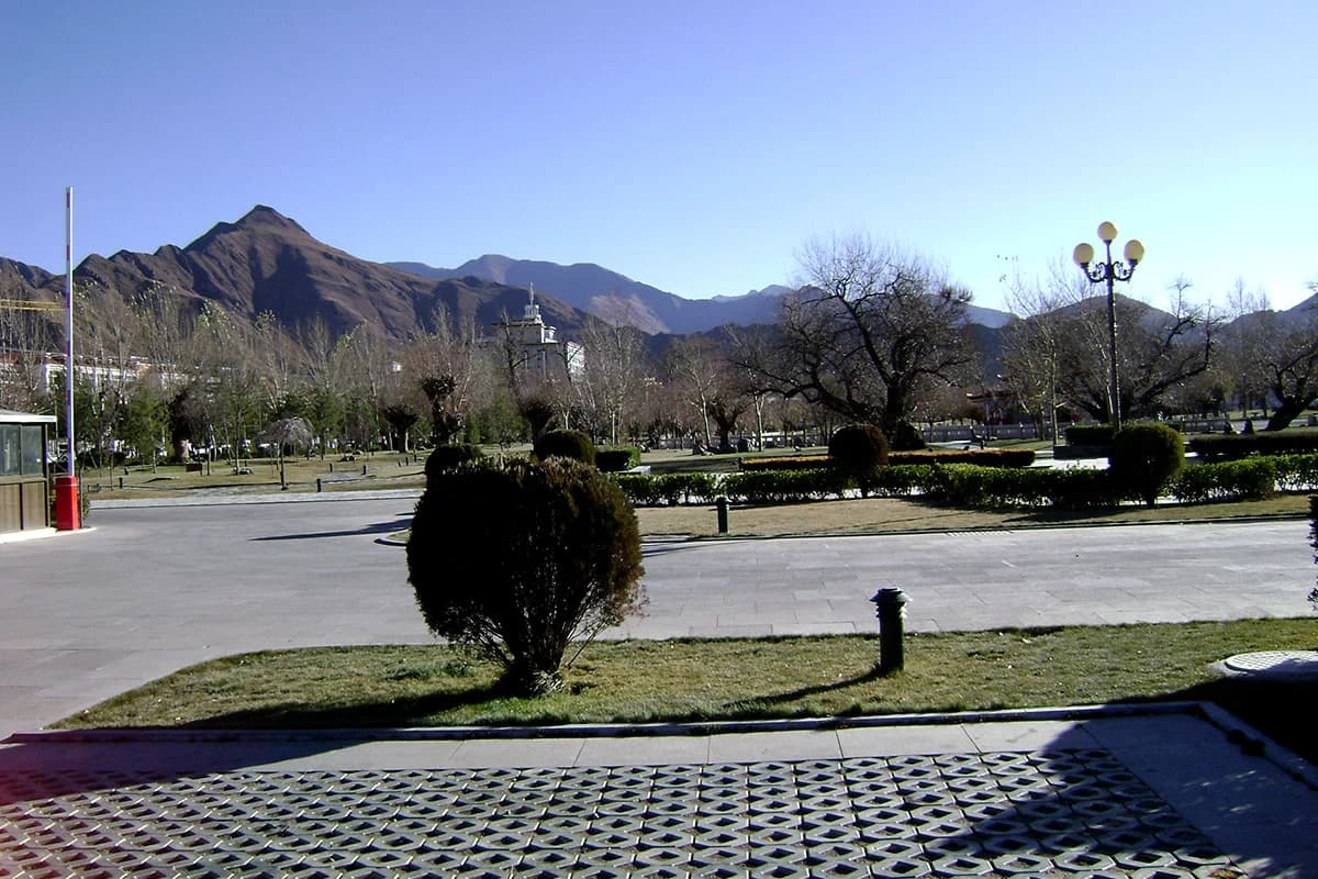 Lhasa Tour with Ganden and Dark Yerpa
