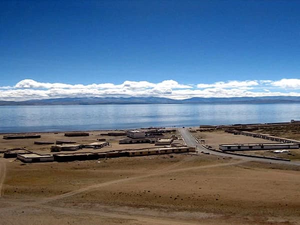 Everest Base Camp with Lake Namtso